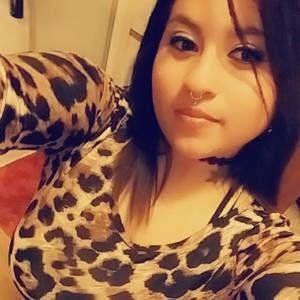 Meet your Posher, Claudia